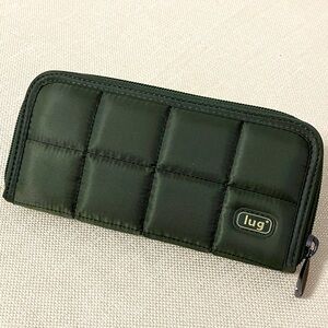 Lug Shuffle RFID Travel Wallet Quilted Hunter Green
